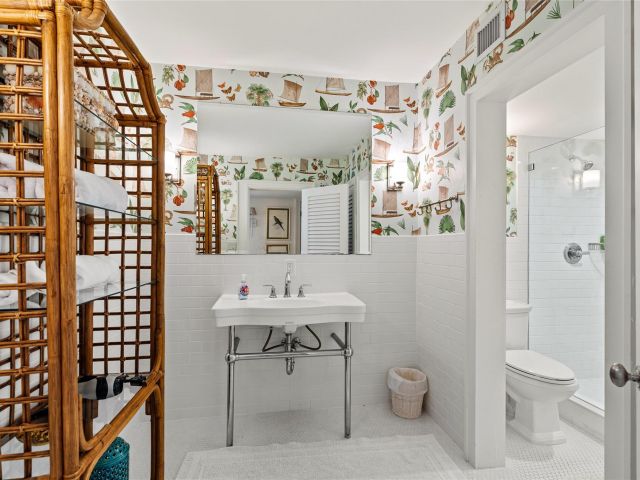 Home for sale at 525 Coral Way - photo 5934852