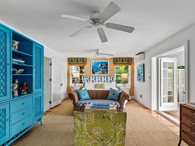 Home for sale at 525 Coral Way - photo 5934861