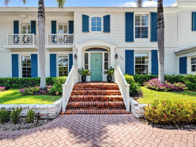 Home for sale at 525 Coral Way - photo 5934865