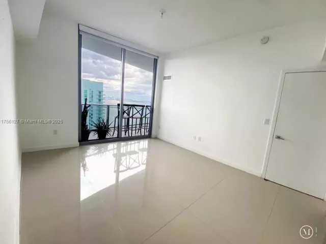 Apartment for sale  Unit #4905 - photo 5900041