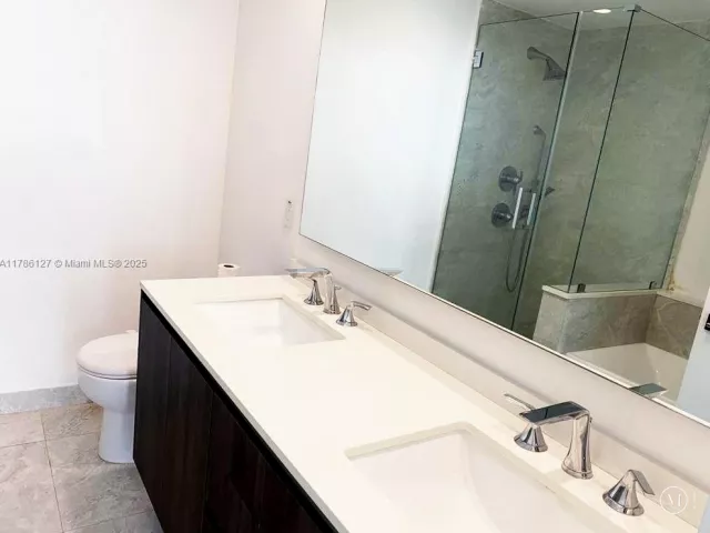 Apartment for sale  Unit #4905 - photo 5900036