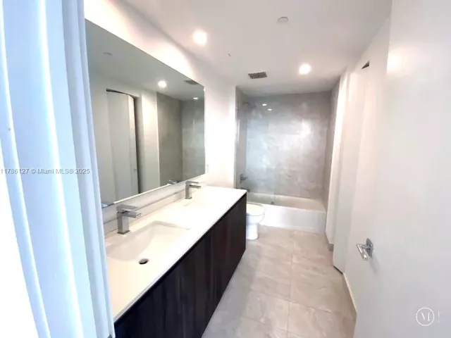 Apartment for sale  Unit #4905 - photo 5900040