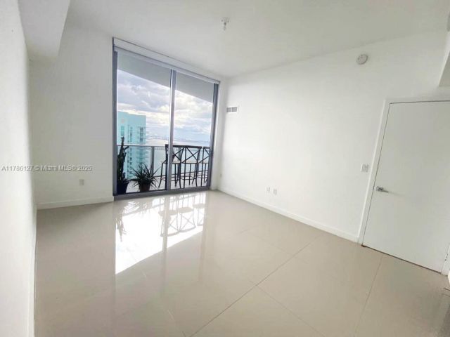 Apartment for sale  Unit #4905 - photo 5900041