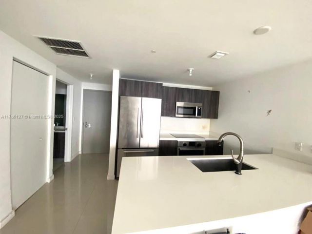 Apartment for sale  Unit #4905 - photo 5900042