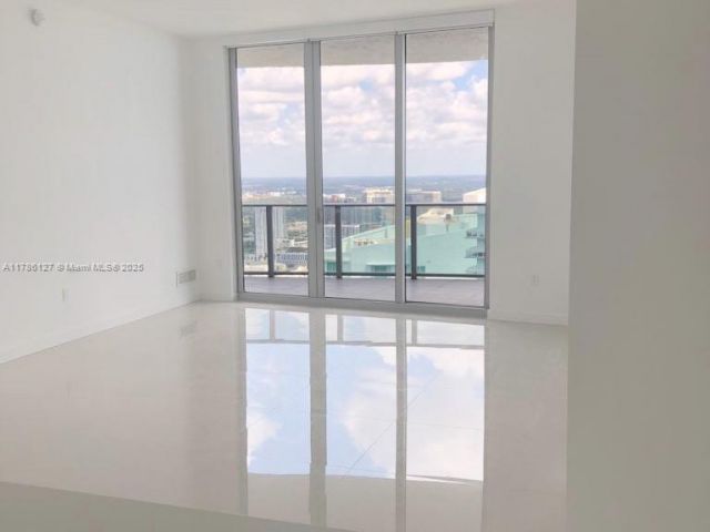 Apartment for sale  Unit #4905 - photo 5900043