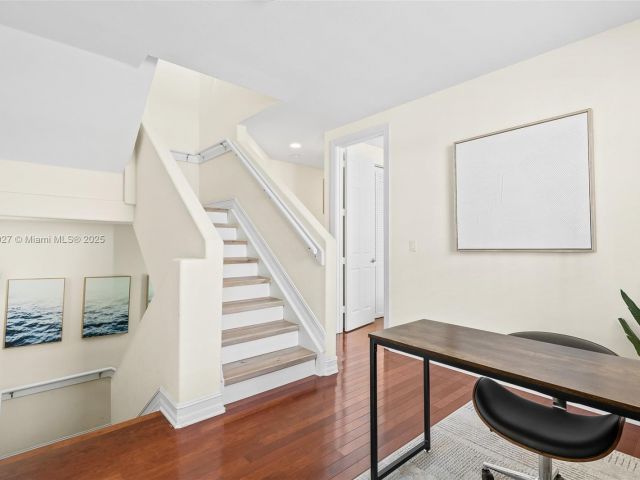 Home for sale at 419 SW 5th St 419 - photo 5891410