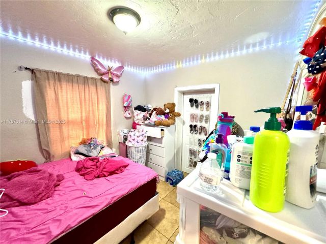 Home for sale at 6400 NW 1st Pl - photo 6002541