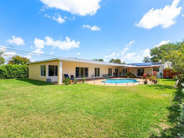 Home for sale at 1650 NE 3rd Avenue - photo 5878984