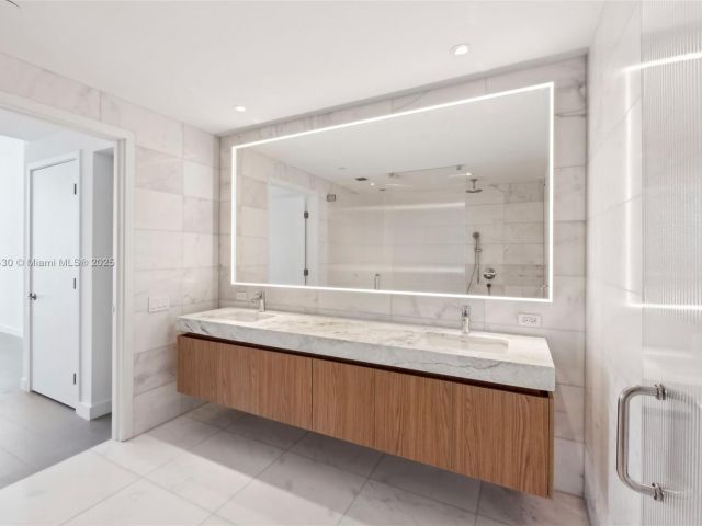 Apartment for sale  Unit #3004 - photo 6031244