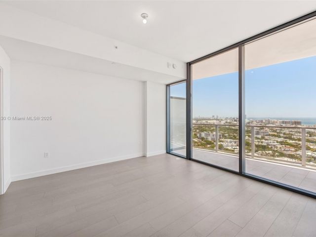 Apartment for sale  Unit #3004 - photo 6031248