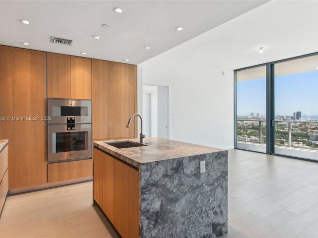 Apartment for sale  Unit #3004 - photo 6031250