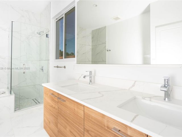 Home for sale at 900 SW 24th Rd - photo 5931022