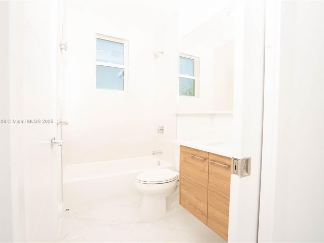 Home for sale at 900 SW 24th Rd - photo 5931023