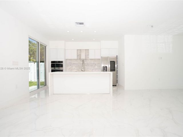 Home for sale at 900 SW 24th Rd - photo 5931026