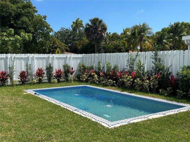 Home for sale at 900 SW 24th Rd - photo 5931031