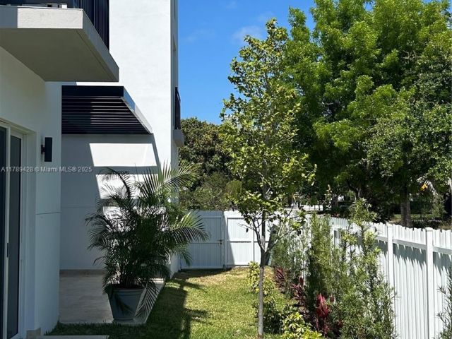 Home for sale at 900 SW 24th Rd - photo 5931033