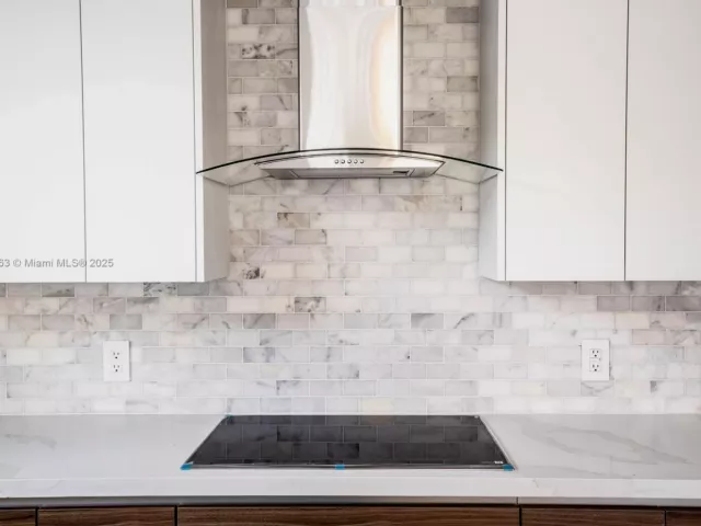4-bedroom home for sale in Miami - 910 SW 24th Rd - MondialRealty