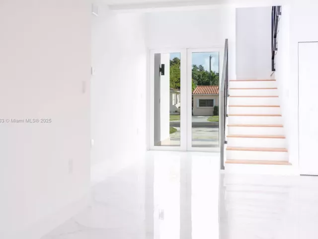4-bedroom home for sale in Miami - 910 SW 24th Rd - MondialRealty