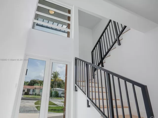 4-bedroom home for sale in Miami - 910 SW 24th Rd - MondialRealty