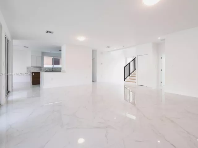 4-bedroom home for sale in Miami - 910 SW 24th Rd - MondialRealty