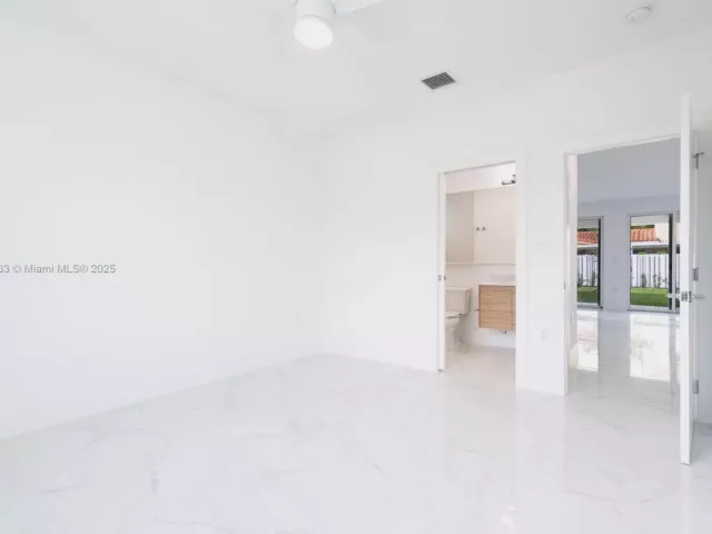 4-bedroom home for sale in Miami - 910 SW 24th Rd - MondialRealty
