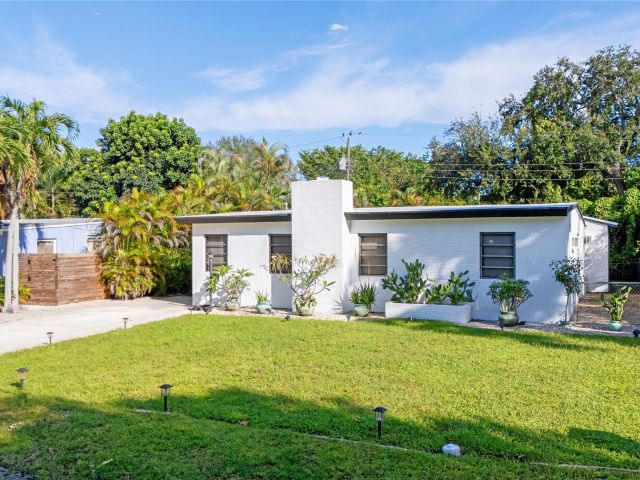 Home for sale at 1717 SW 14th St - photo 5893187