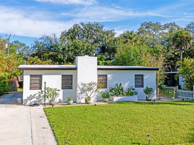 Home for sale at 1717 SW 14th St - photo 5893188