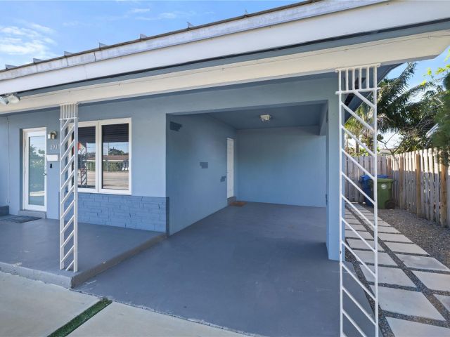 Home for sale at 2917 NW 9th Ave - photo 5995834