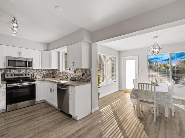 Home for sale at 2917 NW 9th Ave - photo 5995843