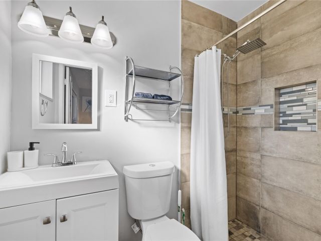 Home for sale at 2917 NW 9th Ave - photo 5995844