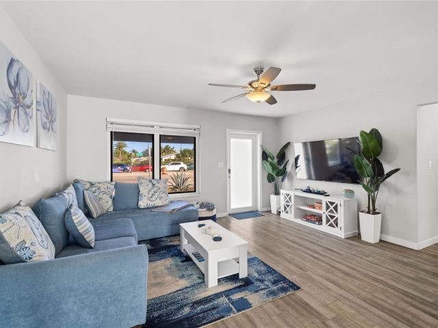 Home for sale at 2917 NW 9th Ave - photo 5995851