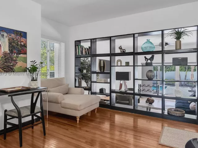 3-bedroom home for rent in Biscayne Park - 660 NE 121st St 660 - MondialRealty