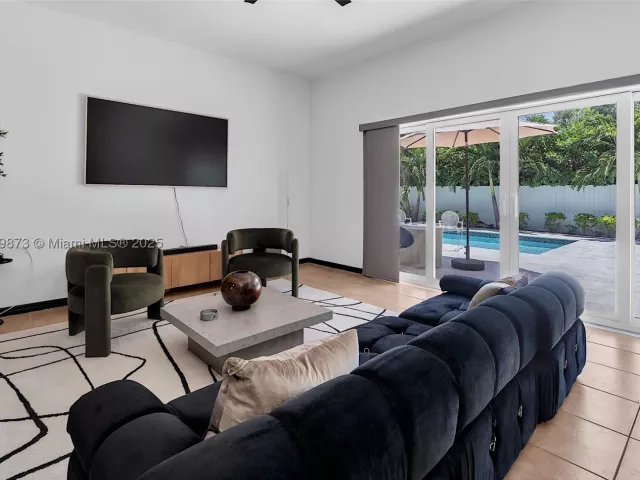 3-bedroom home for rent in Biscayne Park - 660 NE 121st St 660 - MondialRealty