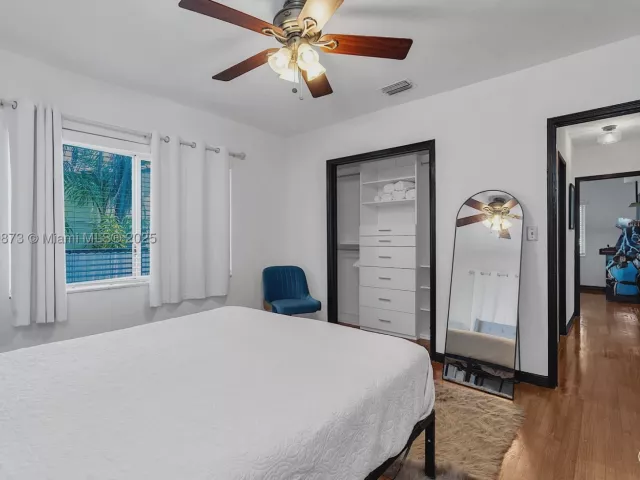 3-bedroom home for rent in Biscayne Park - 660 NE 121st St 660 - MondialRealty