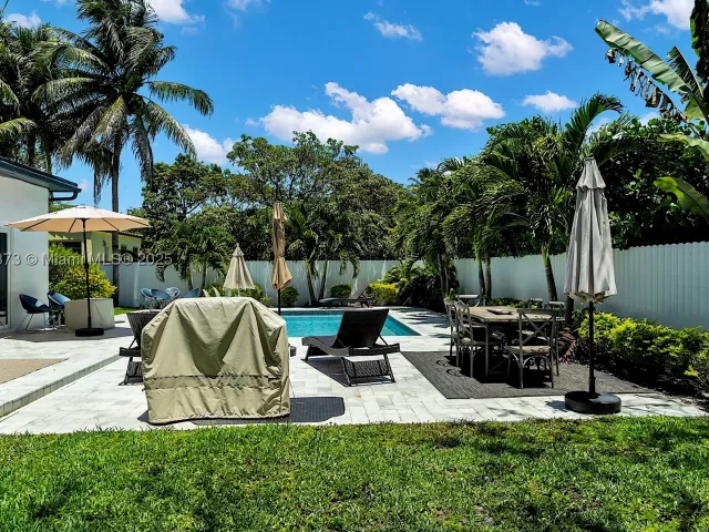 3-bedroom home for rent in Biscayne Park - 660 NE 121st St 660 - MondialRealty