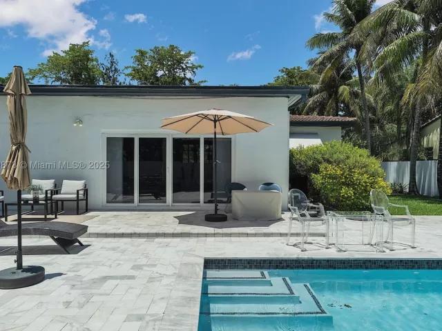 3-bedroom home for rent in Biscayne Park - 660 NE 121st St 660 - MondialRealty