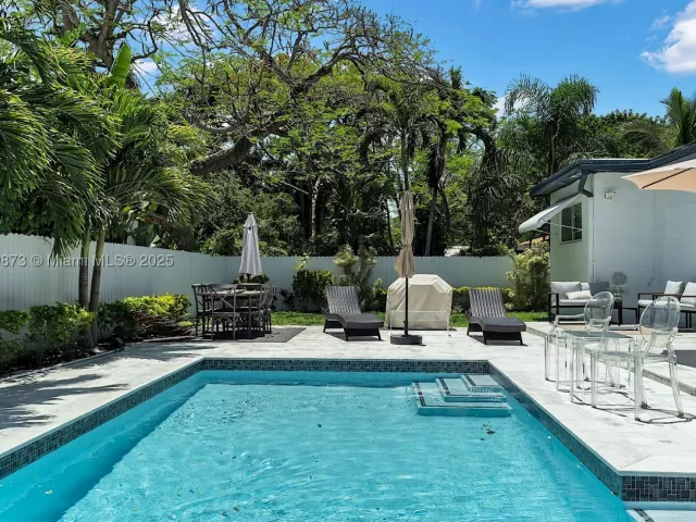 3-bedroom home for rent in Biscayne Park - 660 NE 121st St 660 - MondialRealty