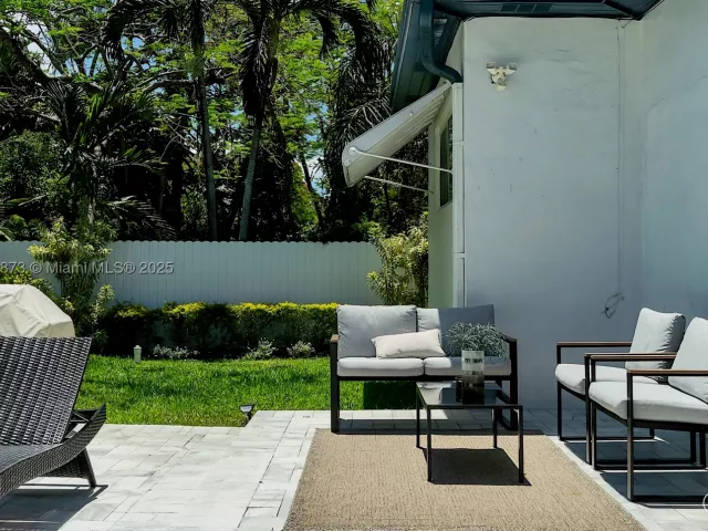 3-bedroom home for rent in Biscayne Park - 660 NE 121st St 660 - MondialRealty