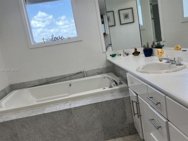 Apartment for sale  Unit #338 - photo 5993675