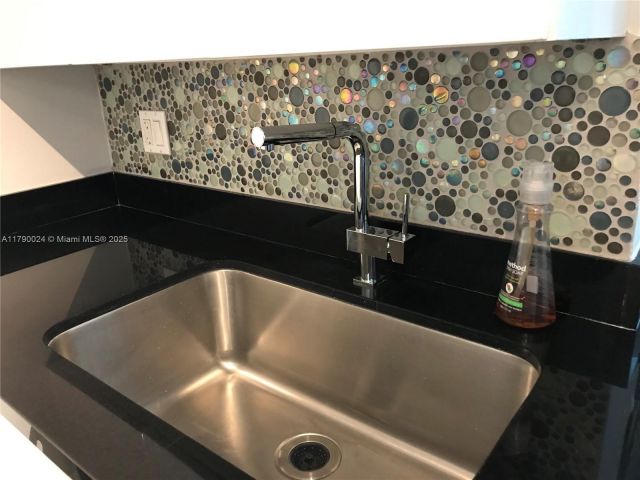 Apartment for rent  Unit #2302 - photo 5997889