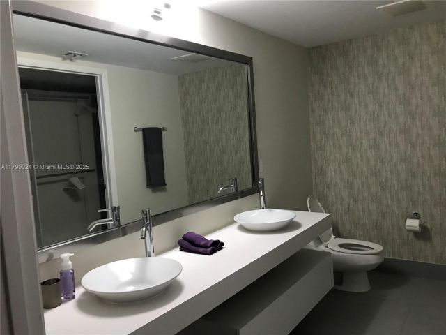 Apartment for rent  Unit #2302 - photo 5997890