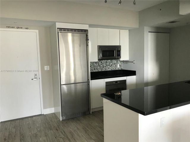 Apartment for rent  Unit #2302 - photo 5997896