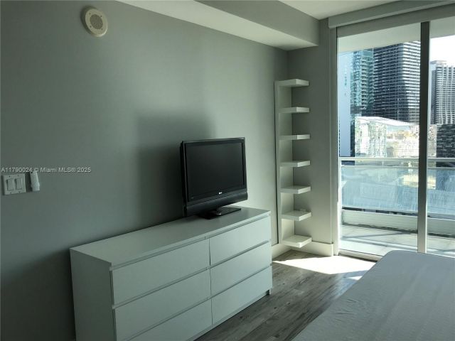 Apartment for rent  Unit #2302 - photo 5997897