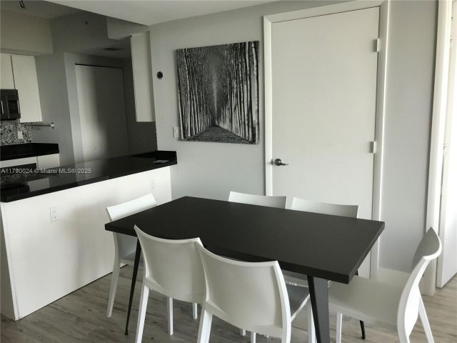 Apartment for rent  Unit #2302 - photo 5997898