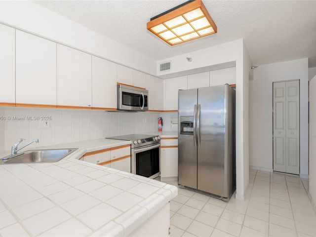 Apartment for sale  Unit #LPH14 - photo 5906073