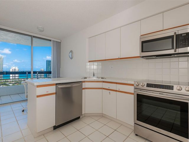Apartment for sale  Unit #LPH14 - photo 5906077