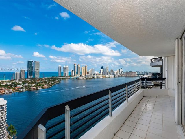 Apartment for sale  Unit #LPH14 - photo 5906085