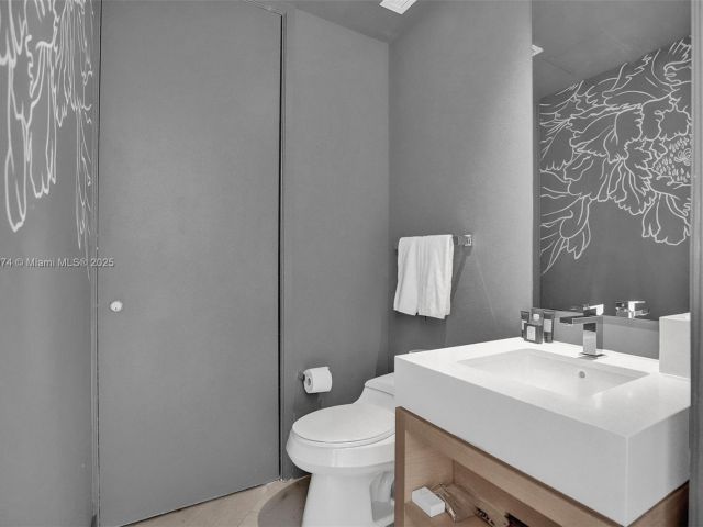 Apartment for sale  Unit #1215 - photo 5915000