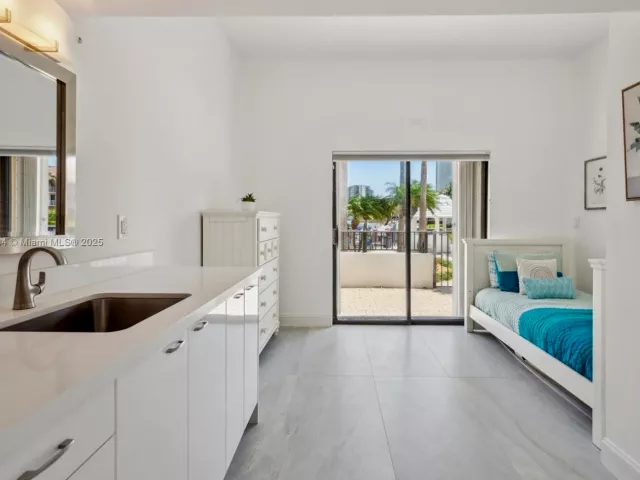 2-bedroom condo for sale in Hallandale Beach - 300 Three Islands Blvd 601 - MondialRealty