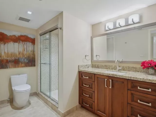 2-bedroom condo for sale in Hallandale Beach - 300 Three Islands Blvd 601 - MondialRealty